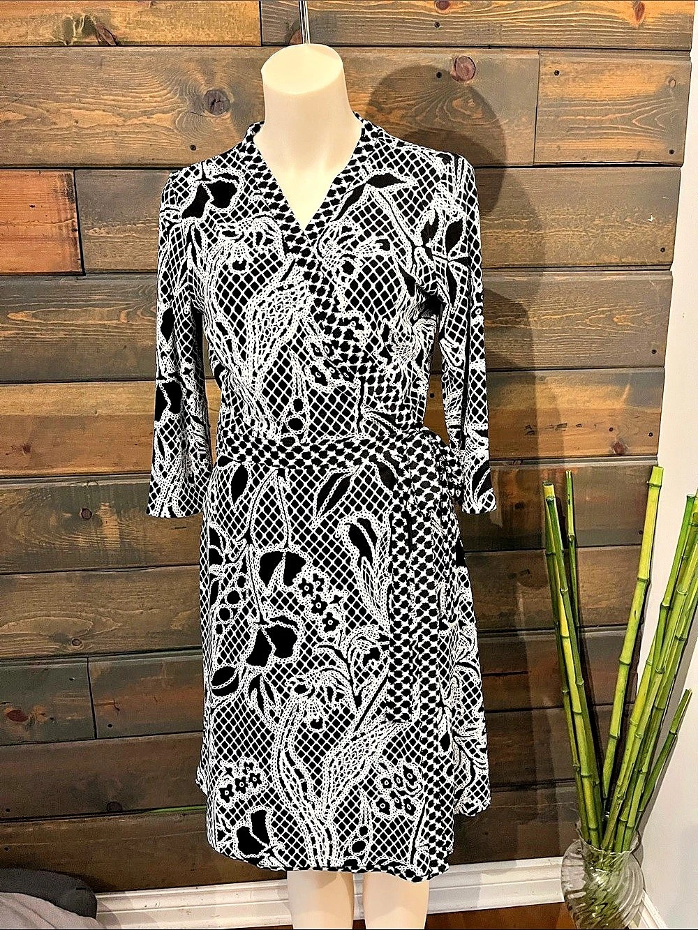 Women's Geometric Midi Dress in Black & White Like New réversible médium